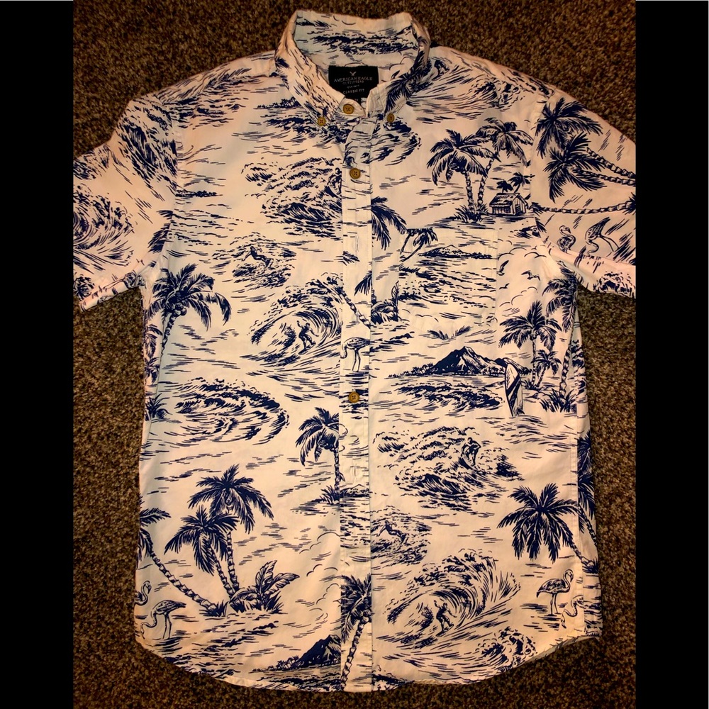 Men’s American Eagle button down shirt.